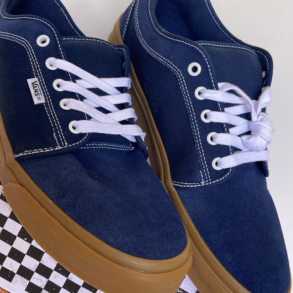 Vans Men’s Skate Chukka Low Dress Blues/Gum
VN0A4BX4FS1
Sneakers - Picture 8 of 16